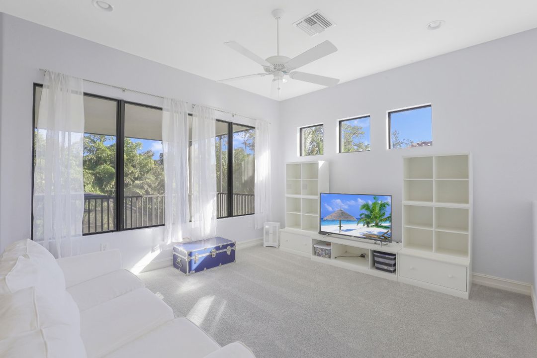 15907 Secoya Reserve Cir, Naples, FL 34110