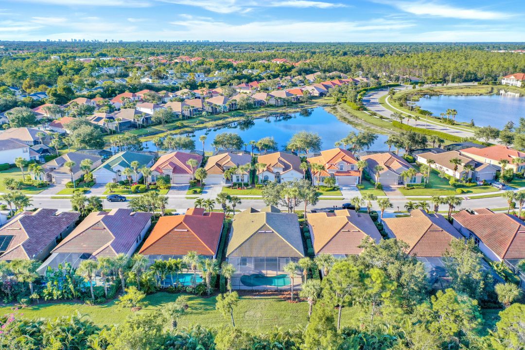 7826 Founders Cir, Naples, FL 34104