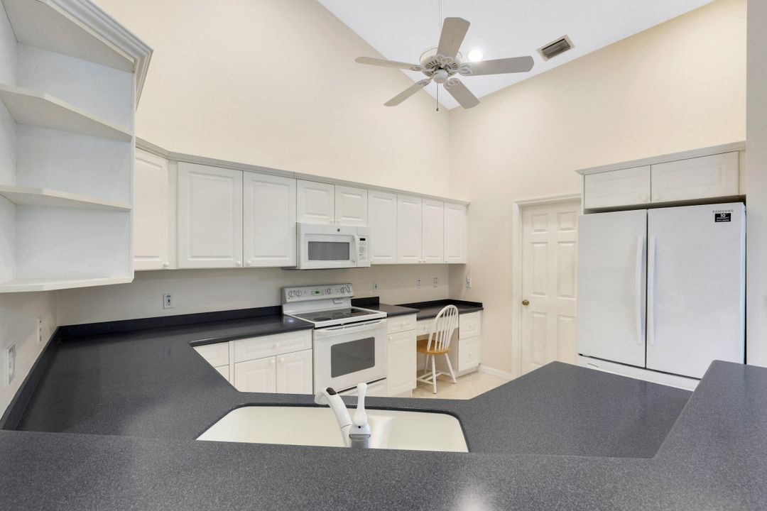 12811 Silverthorn Ct, Bonita Springs, FL 34135