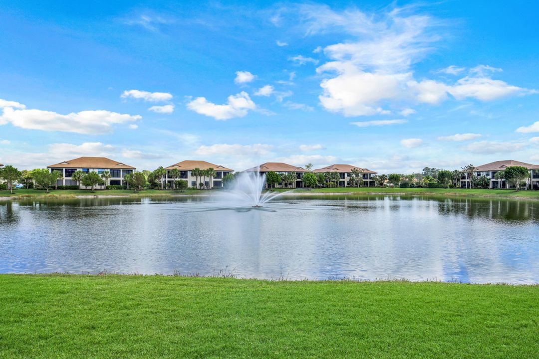 2149 Frangipani Cir #101, Naples, FL 34120