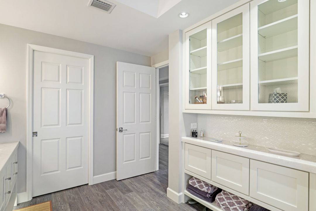 8720 Bay Colony Dr, Naples, FL 34108