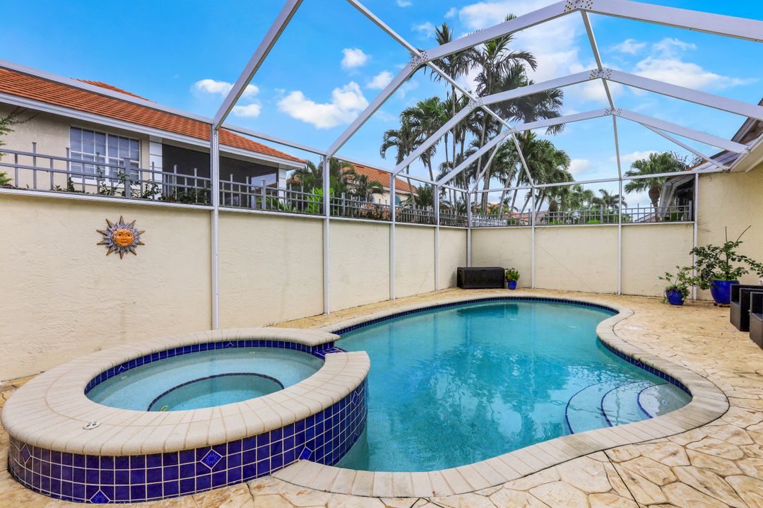 2208 Paget Cir, Naples, FL 34112