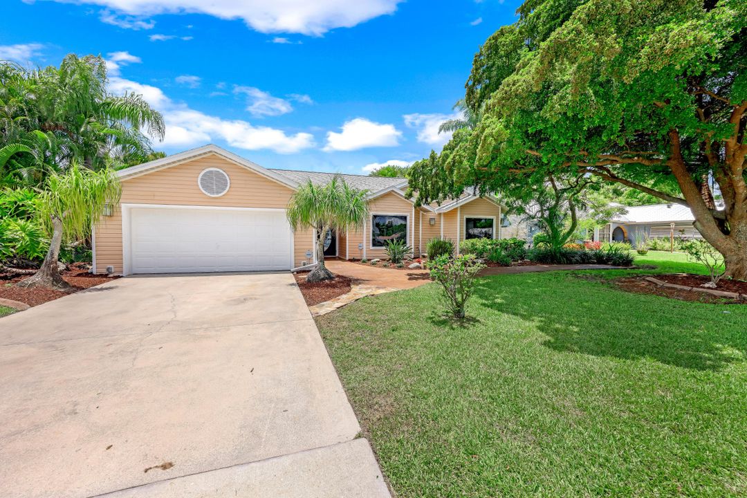 1014 Hancock Bridge Pkwy, Cape Coral, FL 33990