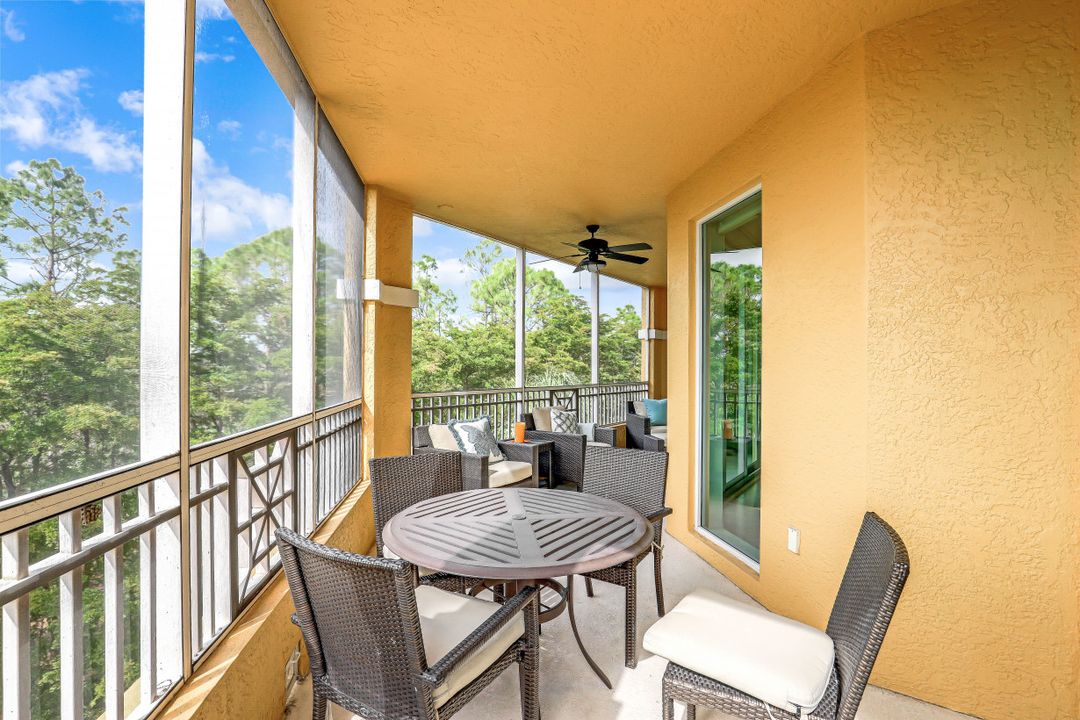 2728 Tiburon Blvd E #302, Naples, FL 34109