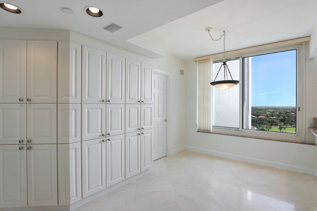 7117 Pelican Bay Blvd #1603, Naples, FL 34108