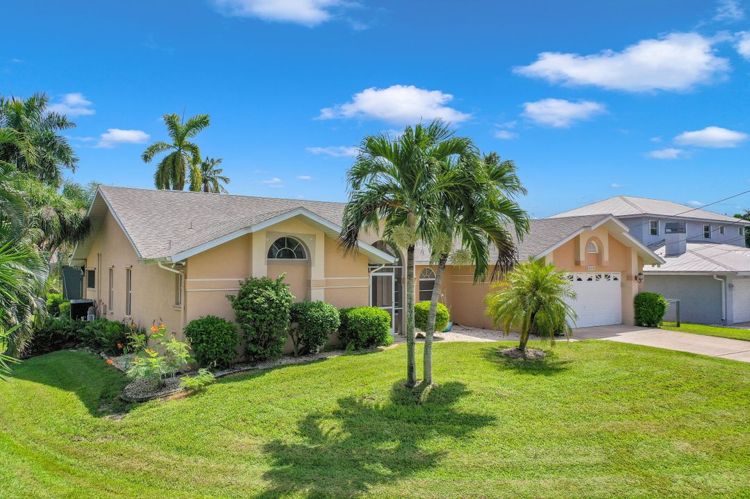 5215 Tamiami Ct, Cape Coral, FL 33904