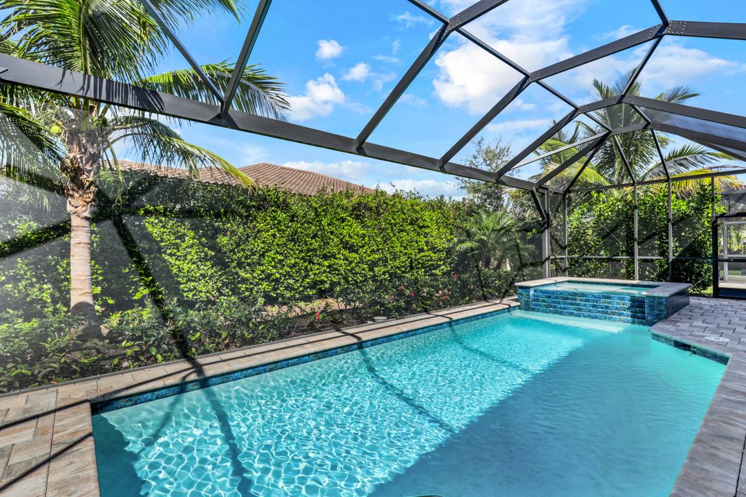 3227 Quilcene Ln, Naples, FL 34114