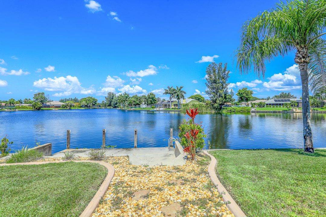 2002 SE 6th Ave, Cape Coral, FL 33990