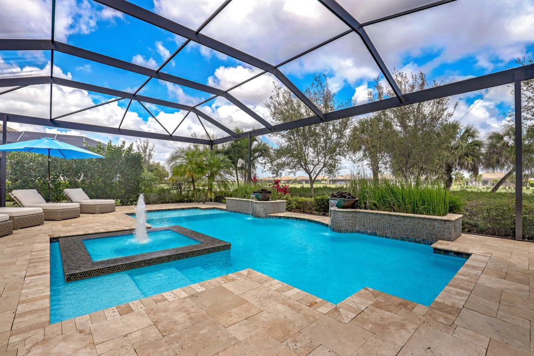 9067 Sorreno Ct, Naples, FL 34114