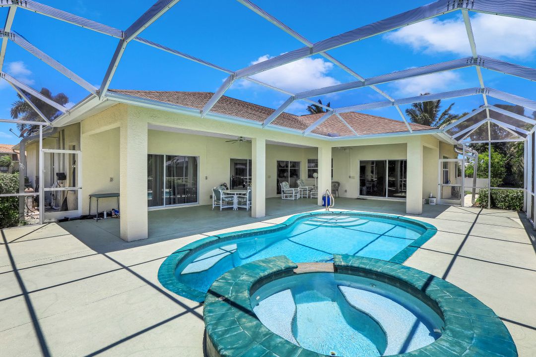 6705 Overlook Dr, Fort Myers, FL 33919