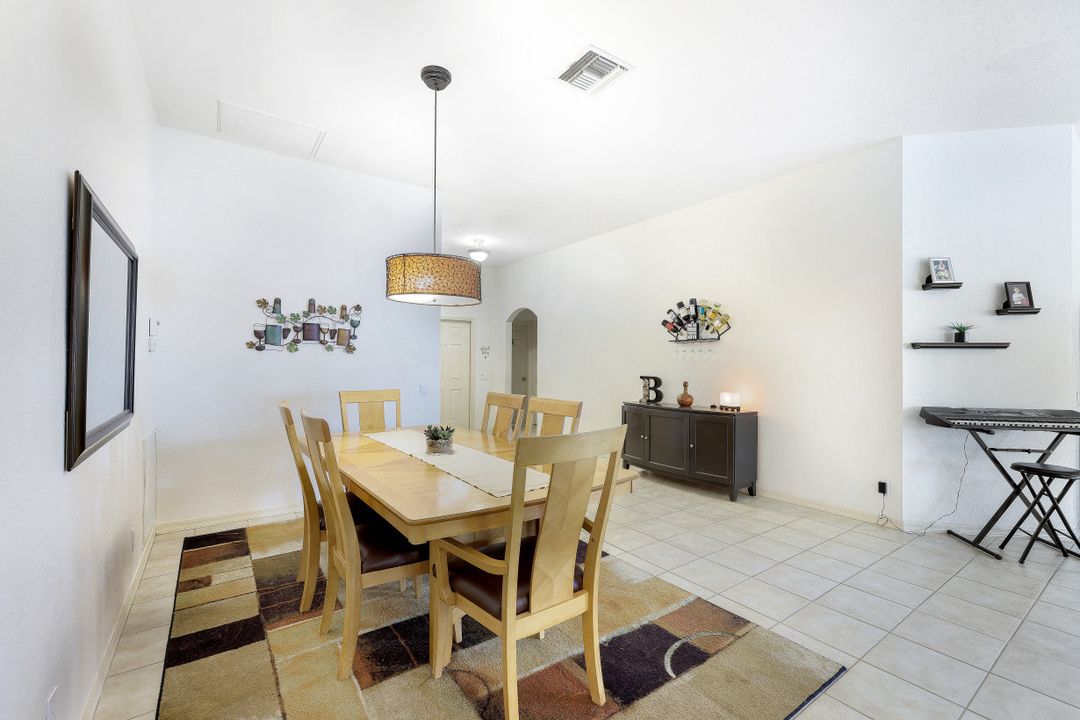 2157 Cape Heather Cir, Cape Coral, FL 33991