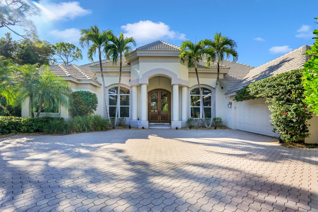 25150 Ridge Oak Dr, Bonita Springs, FL 34134