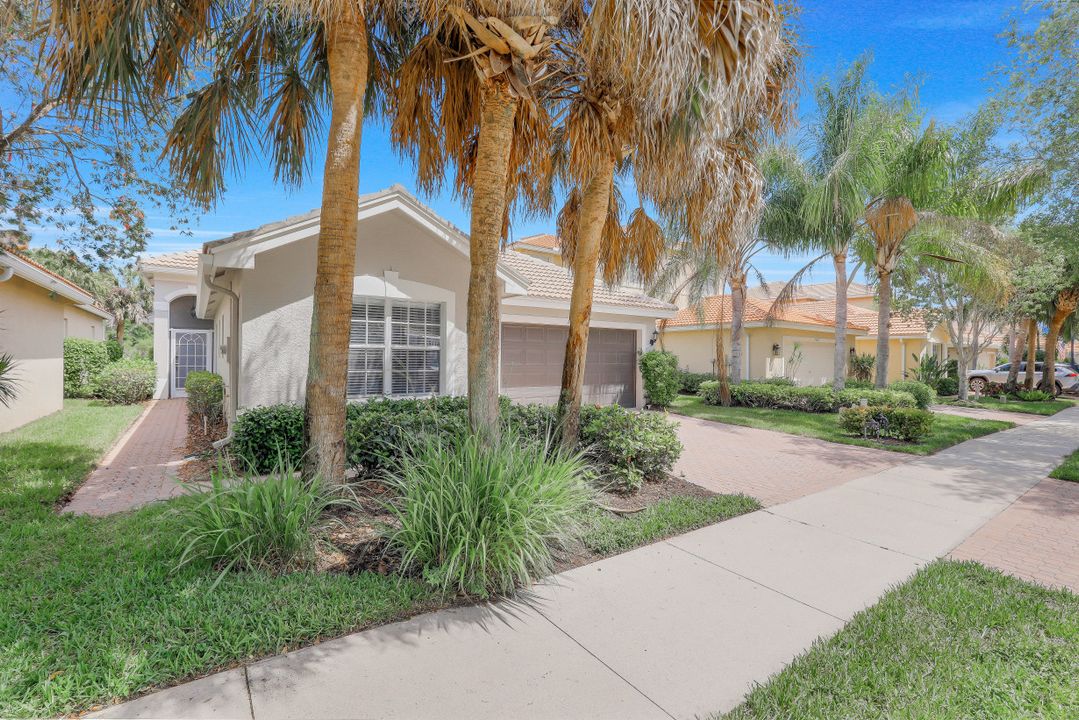 1622 Triangle Palm Terrace, Naples, FL 34119