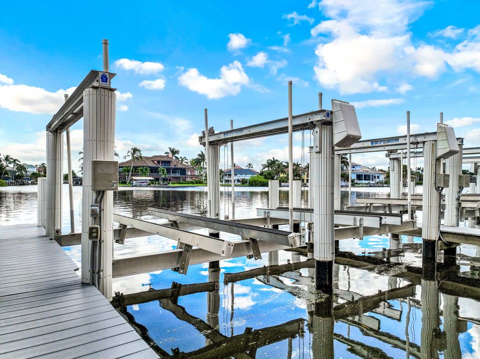 10620 Gulf Shore Dr #401, Naples, FL 34108