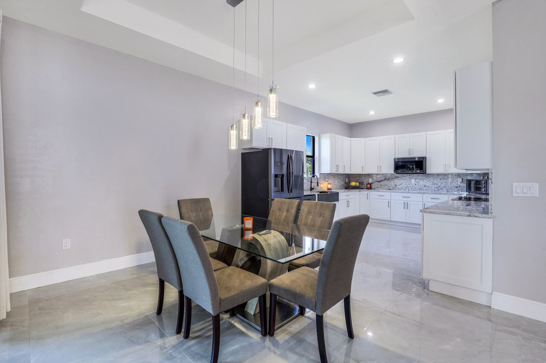 25 Crestwood Cir S, Lehigh Acres, FL 33936