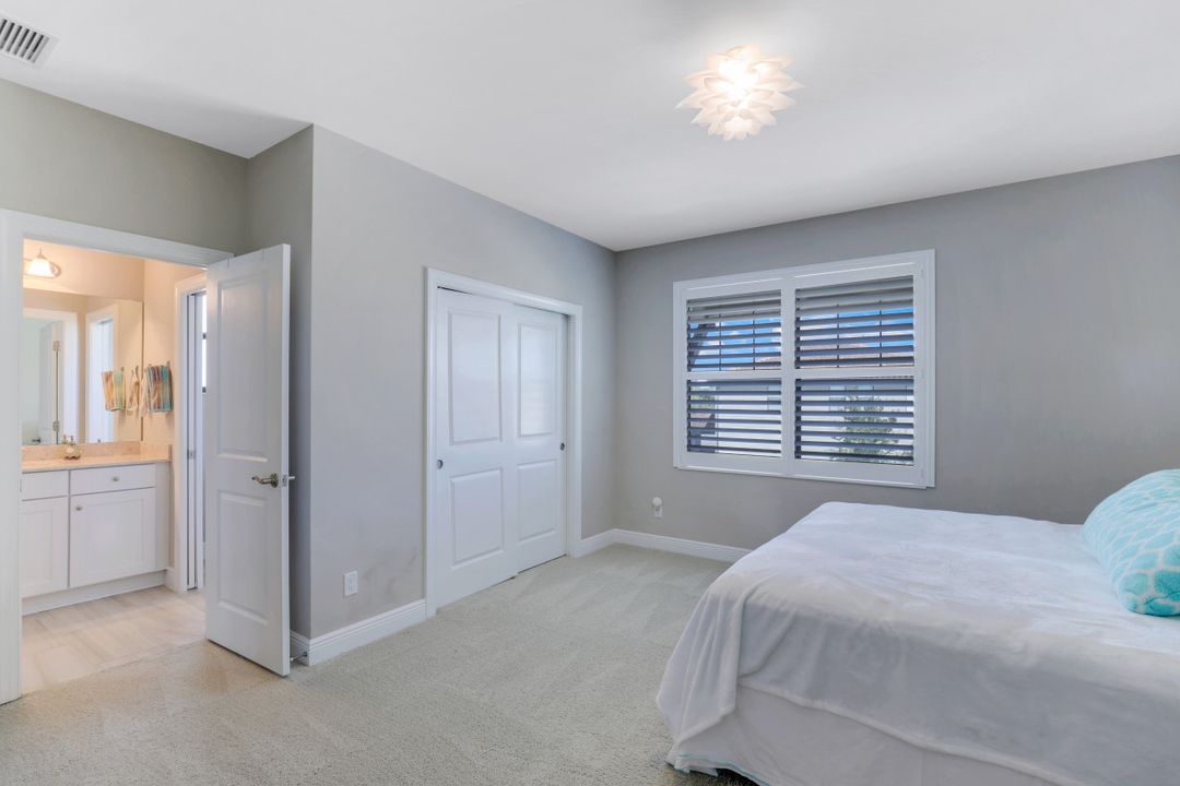 4714 Formosa Dr, Naples, FL 34119