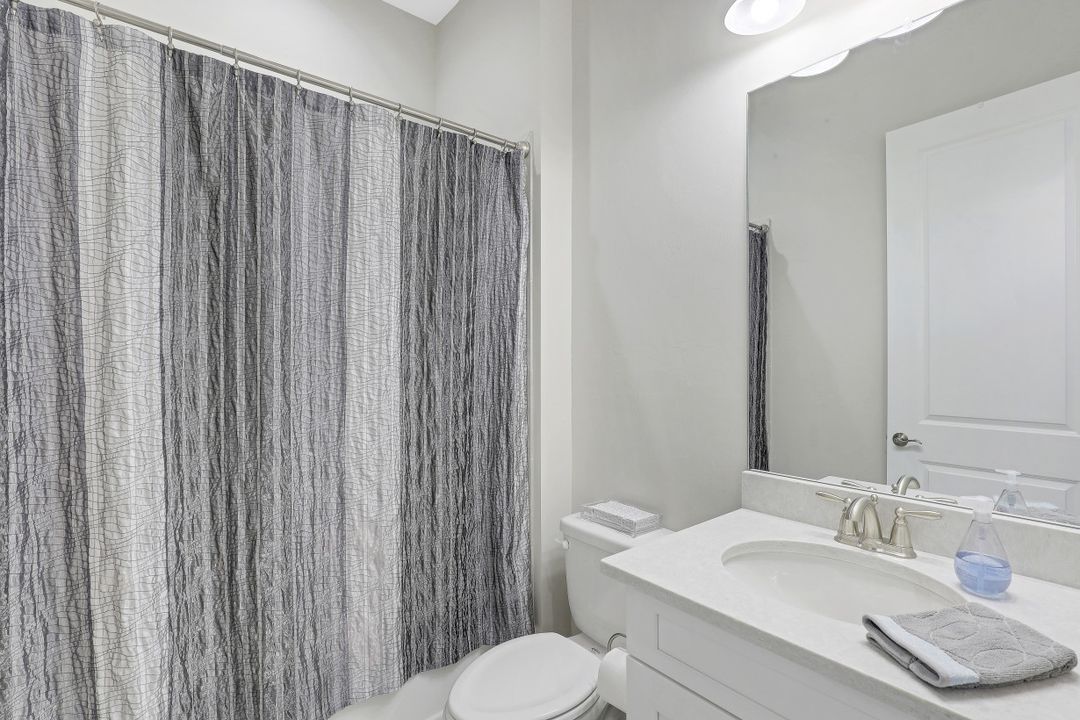 8199 Lucello Terrace N, Naples, FL 34114