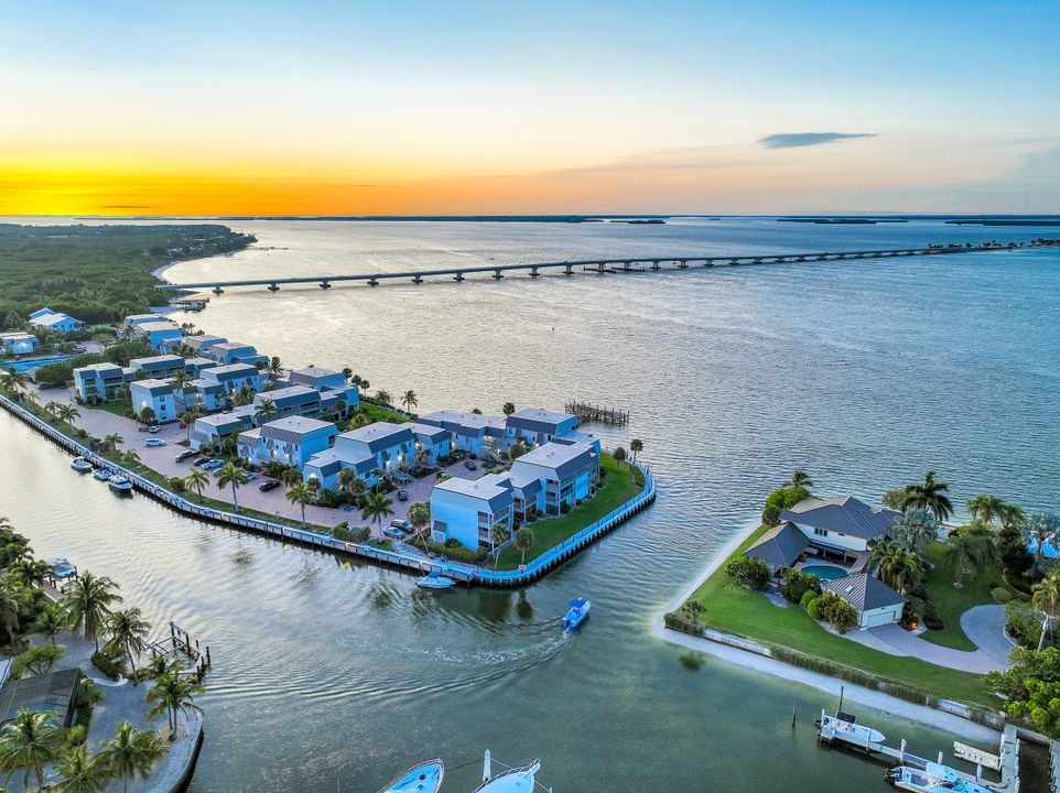 880 Limpet Dr, Sanibel, FL 33957