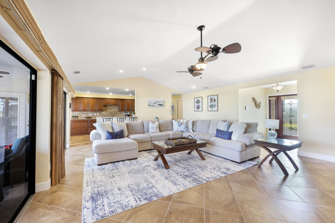 1427 SW 53rd Ln, Cape Coral, FL 33914