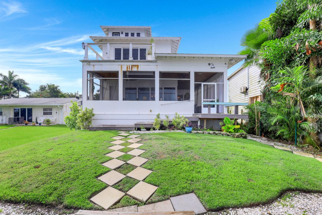 4559 E Riverside Dr, Fort Myers, FL 33905