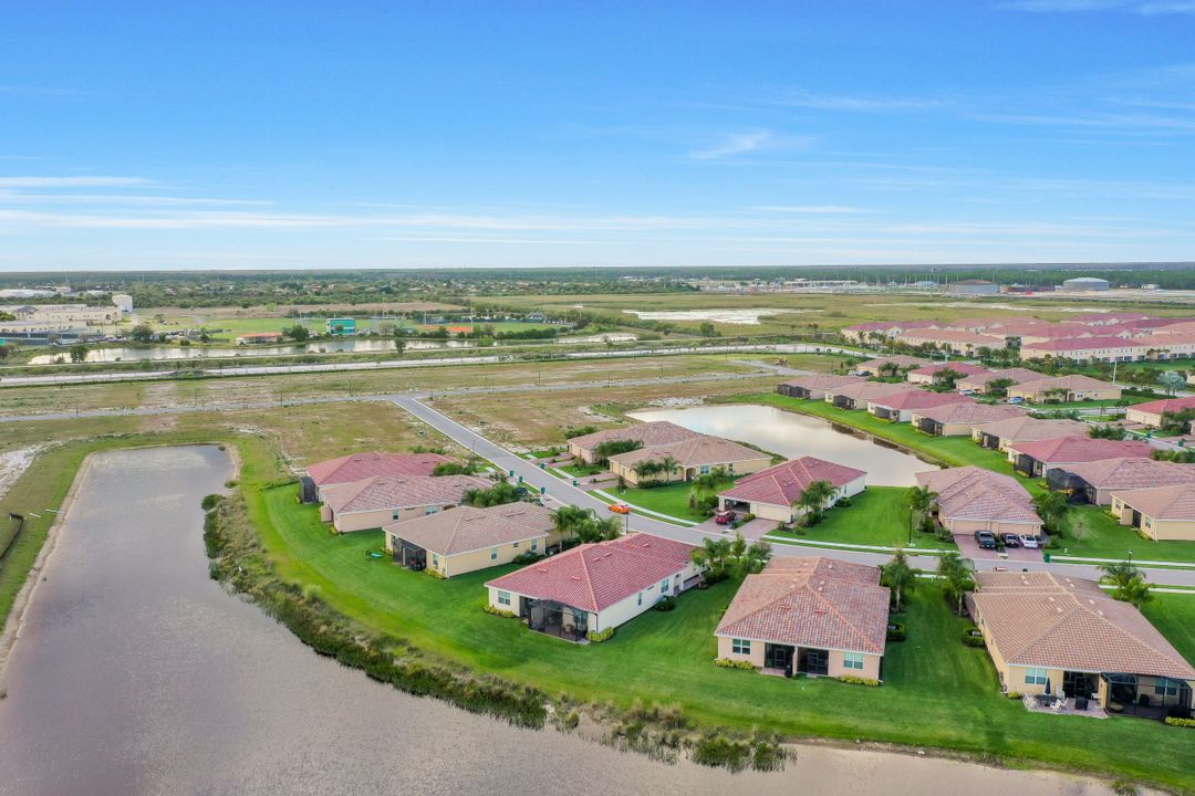 2026 Tamarron Ln, Naples, FL 34120