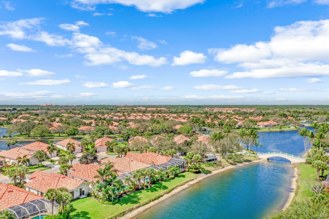 4000 Isla Ciudad Ct, Naples, FL 34109