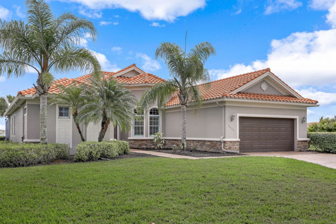 9424 Copper Rock Ct, Naples, FL 34120