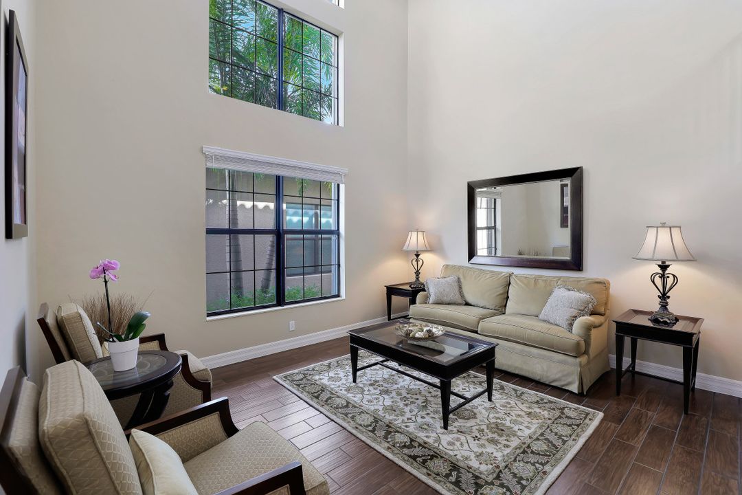 3271 Pacific Dr, Naples, FL 34119