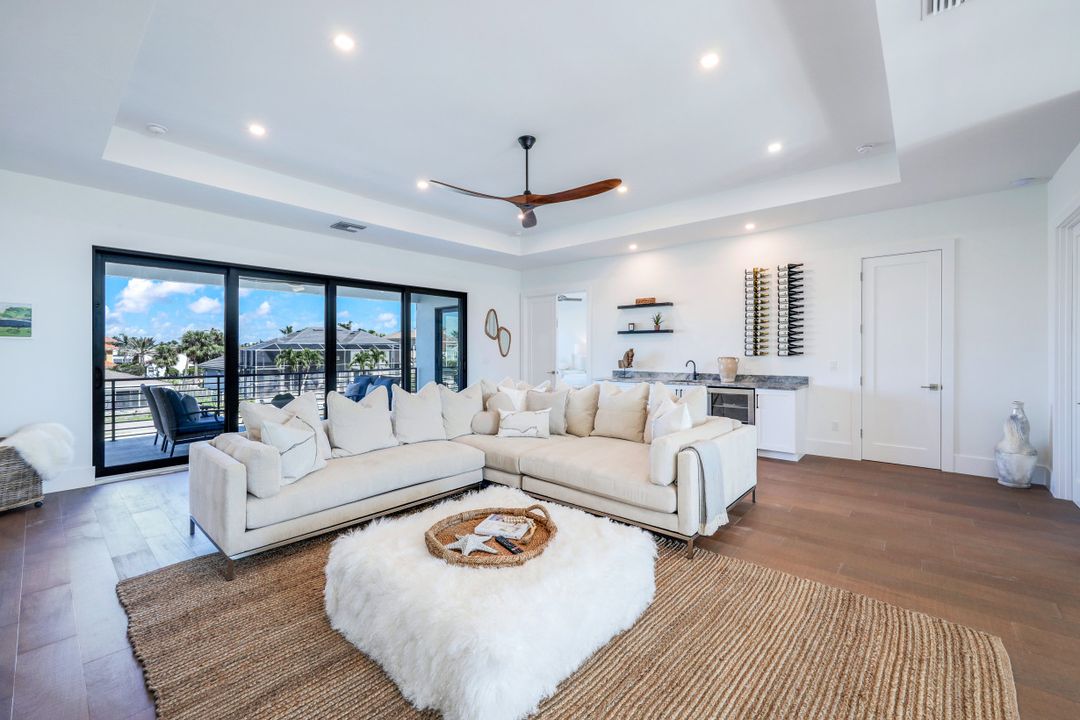 469 Germain Ave, Naples, FL 34108