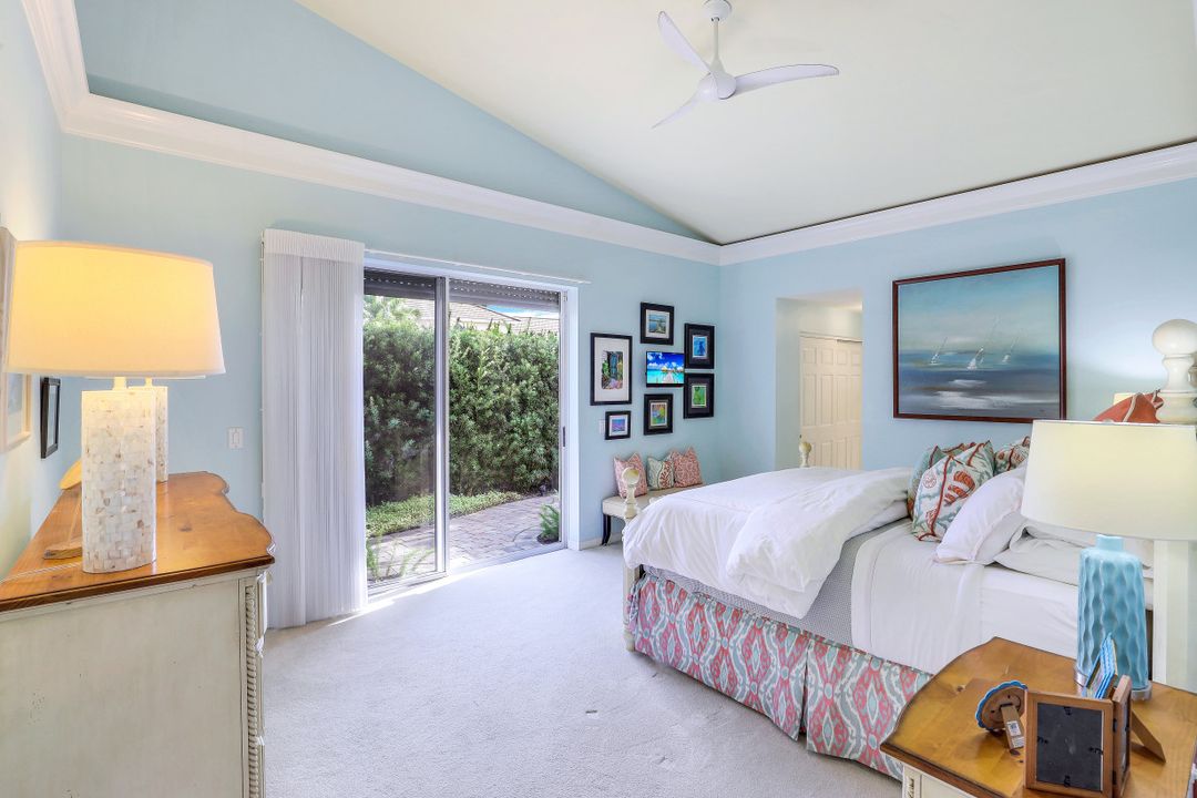 2180 Paget Cir, Naples, FL 34112