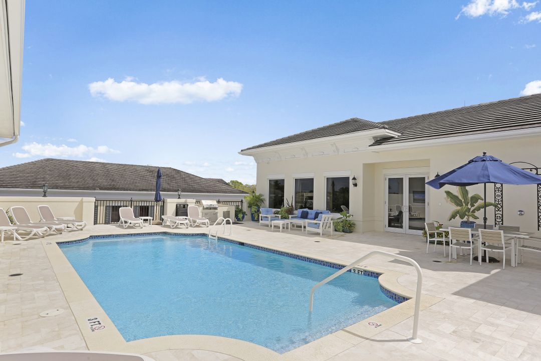 1400 Gulf Shore Blvd N #208, Naples, FL 34102