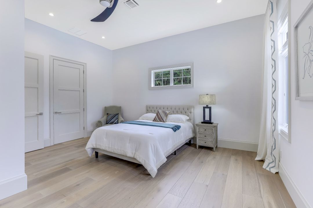 1824 Alamanda Dr, Naples, FL 34102