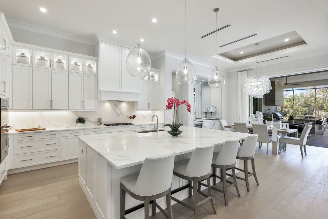 603 West St, Naples, FL 34108