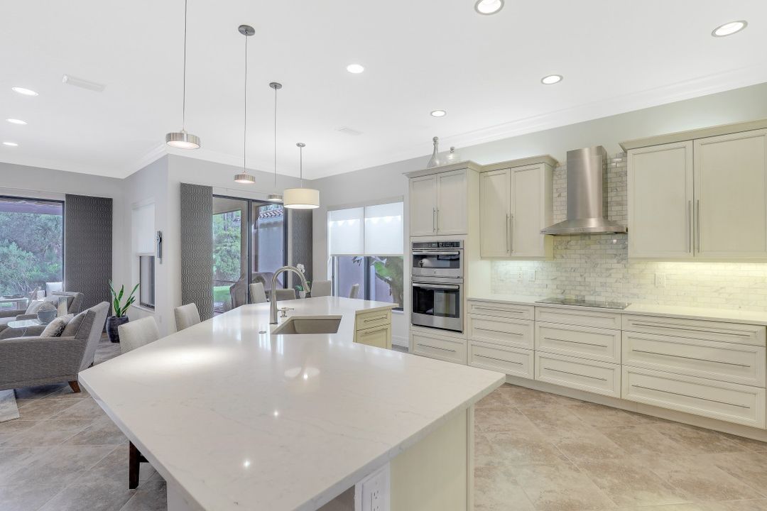 3367 Pacific Dr, Naples, FL 34119