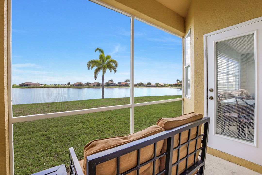 2198 Grove Dr, Naples, FL 34120