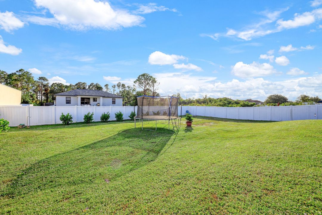 2713 10th St SW, Lehigh Acres, FL 33976