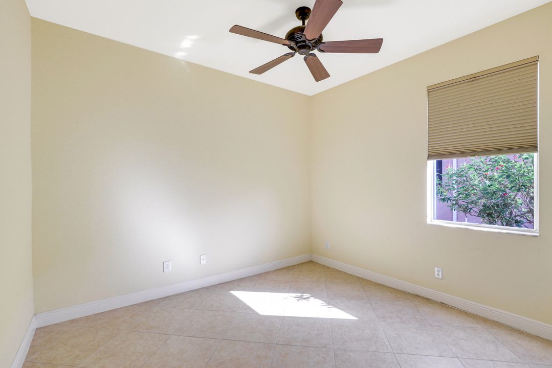 9400 La Bianco St, Fort Myers, FL 33967