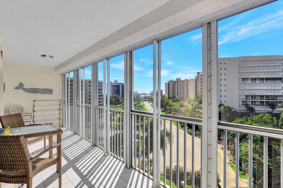 1 Bluebill Ave #709, Naples, FL 34108