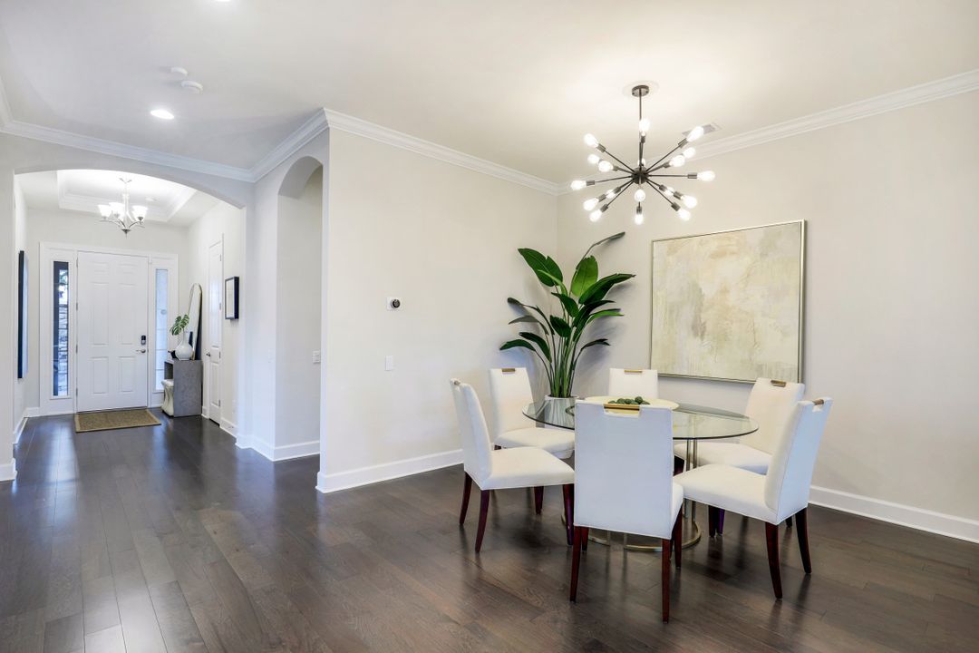 8815 Vaccaro Ct, Naples, FL 34119