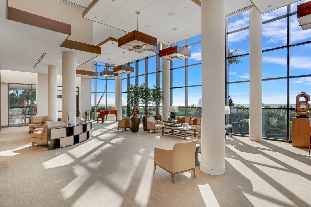 4951 Gulf Shore Blvd #302, Naples, FL 34103