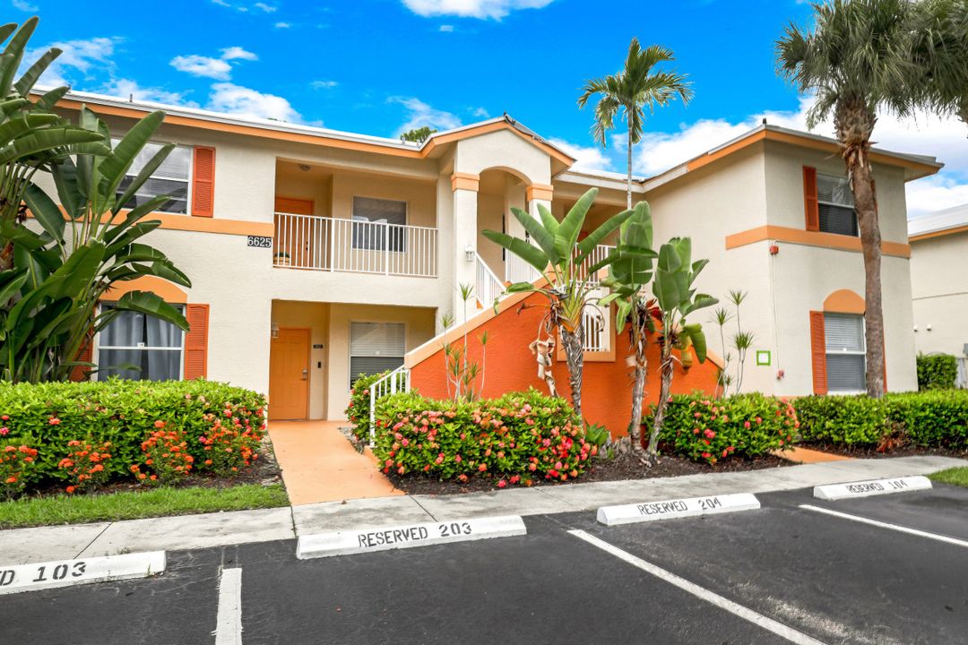 6625 Huntington Lakes Cir #204, Naples, FL 34119