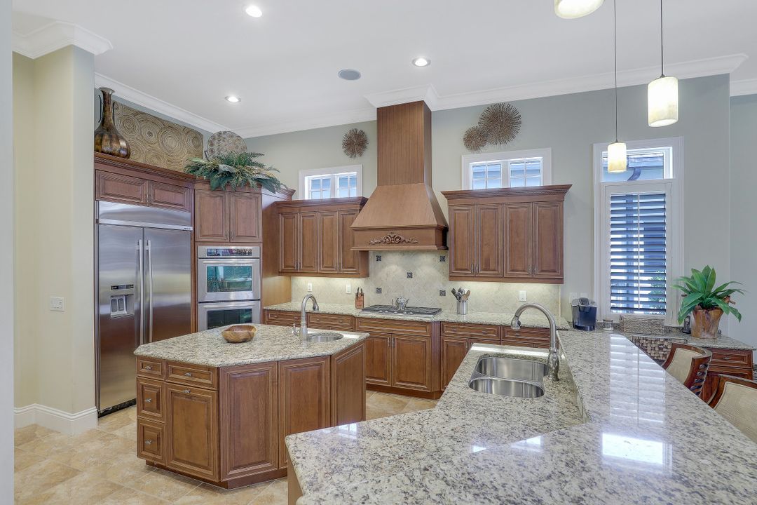 10610 Via Milano Dr, Miromar Lakes, FL 33913