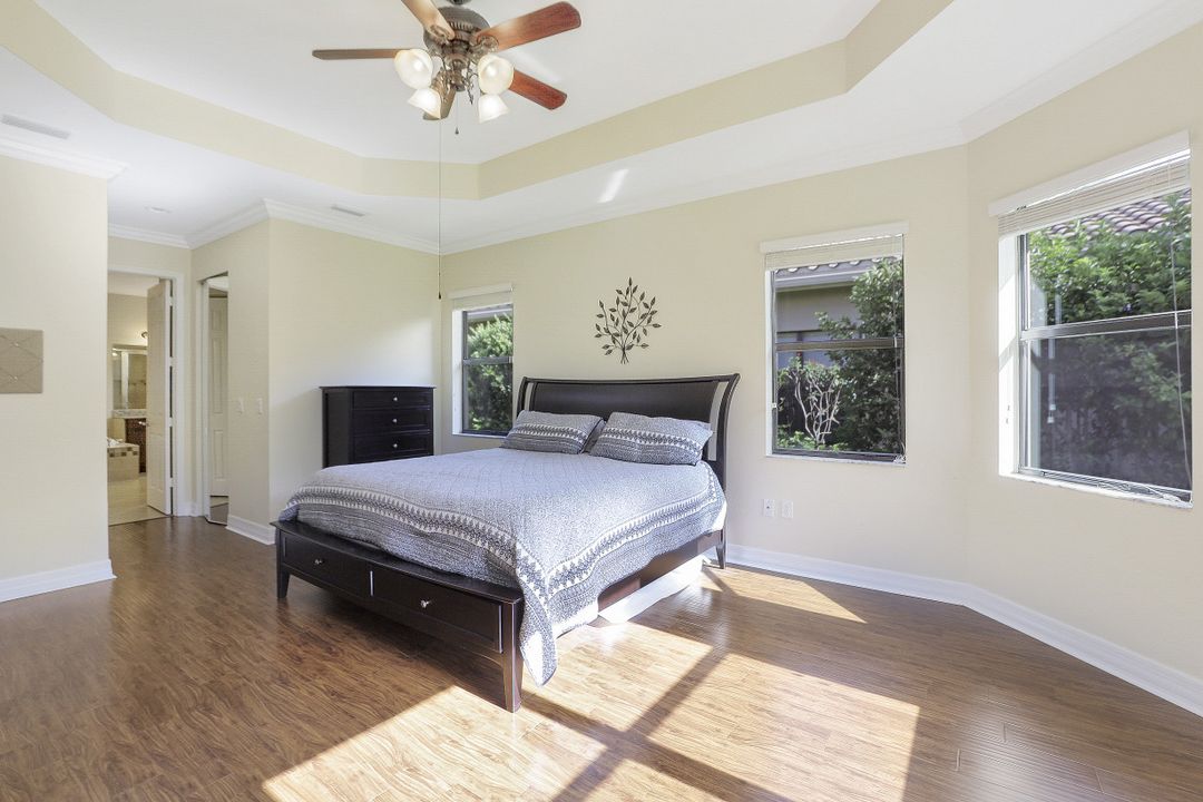 3896 Gibralter Dr, Naples, FL 34119