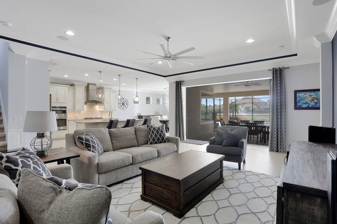 1622 Songbird Ct, Naples, FL 34120