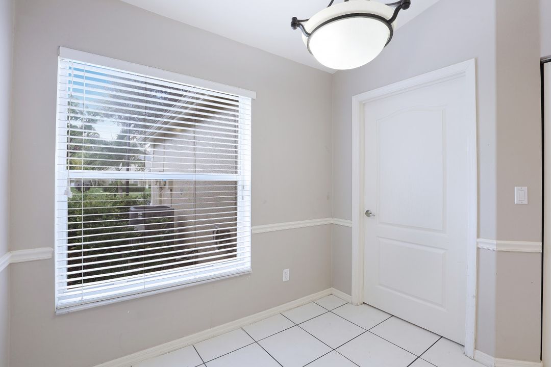 8435 Ibis Cove Cir, Naples, FL 34119