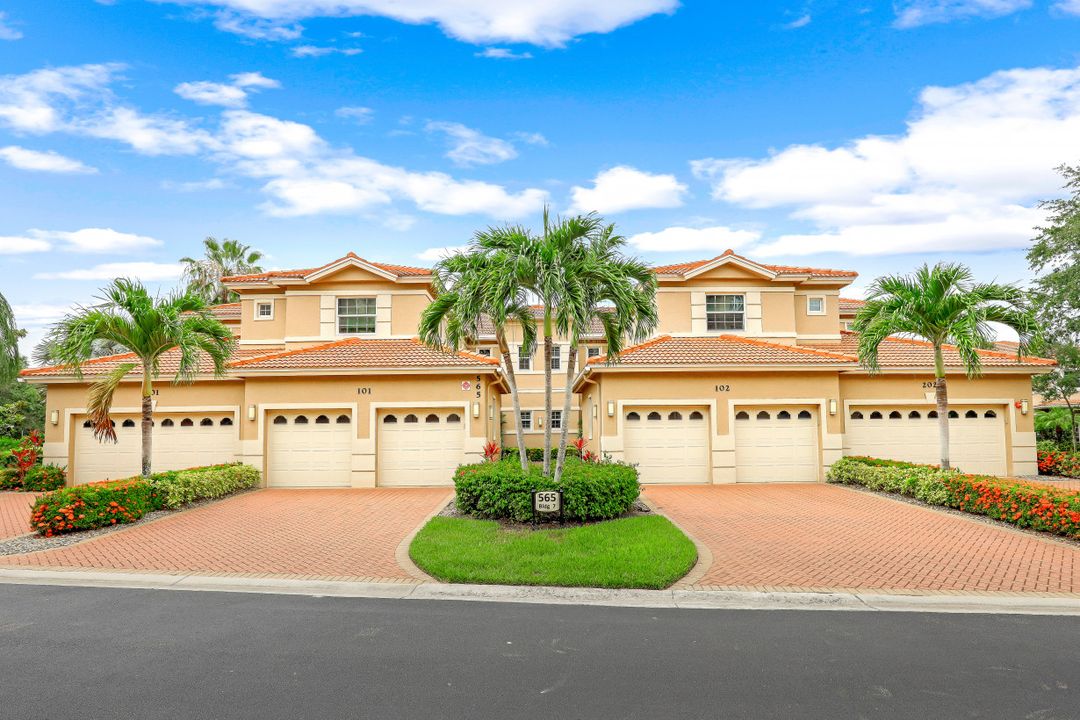 565 El Camino Real, Naples, FL 34119