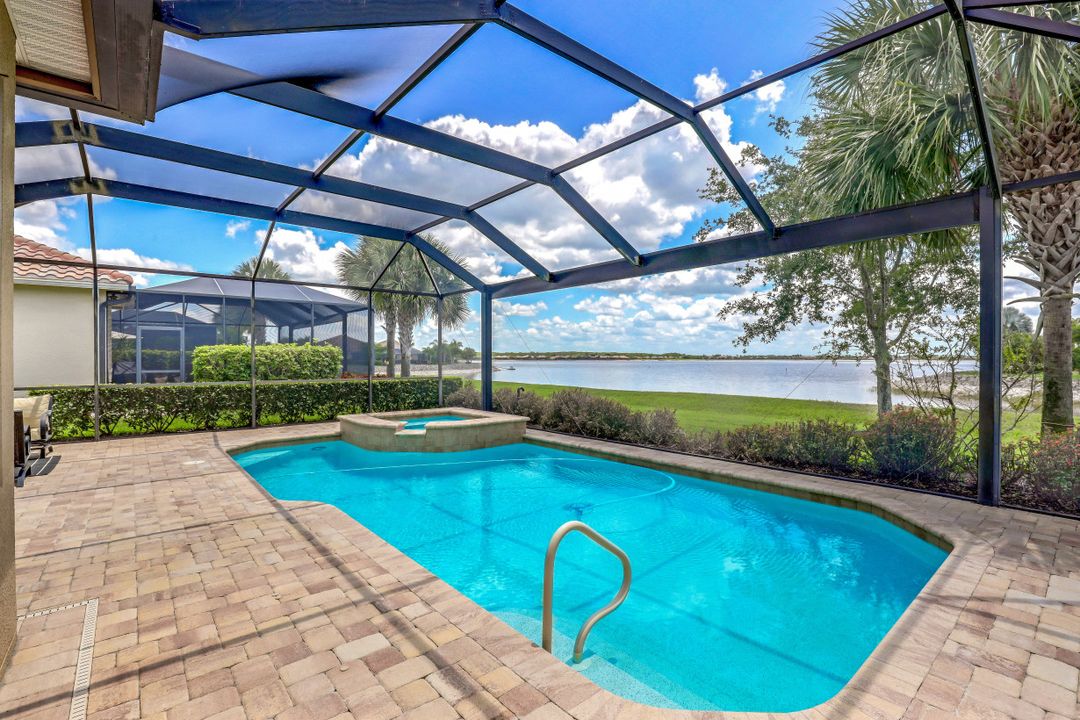 9415 Quarry Dr, Naples, FL 34120