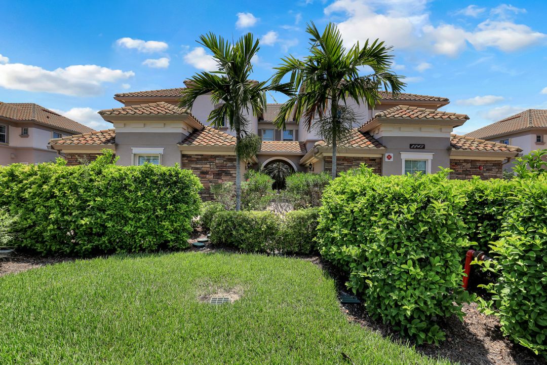 8843 Nautical Landing Cir #101, Naples, FL 34120