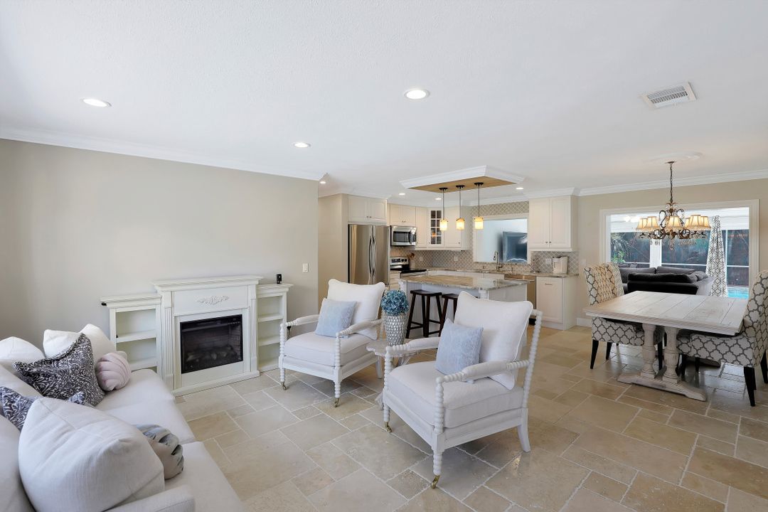 2824 Poinciana St, Naples, FL 34105