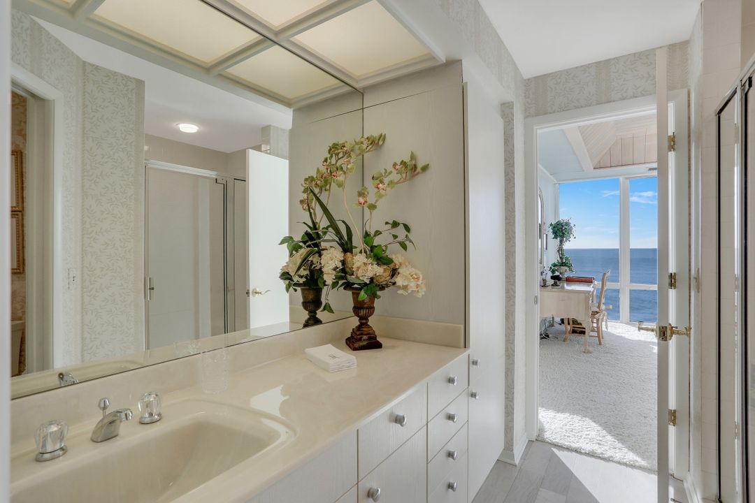 4951 Gulf Shore Blvd #302, Naples, FL 34103